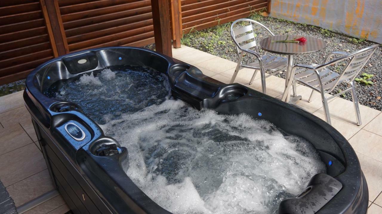Les Gites du Bonheur Deshaies Extérieur photo