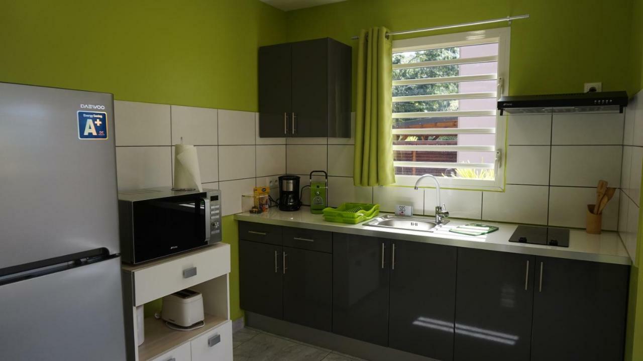 Les Gites du Bonheur Deshaies Extérieur photo