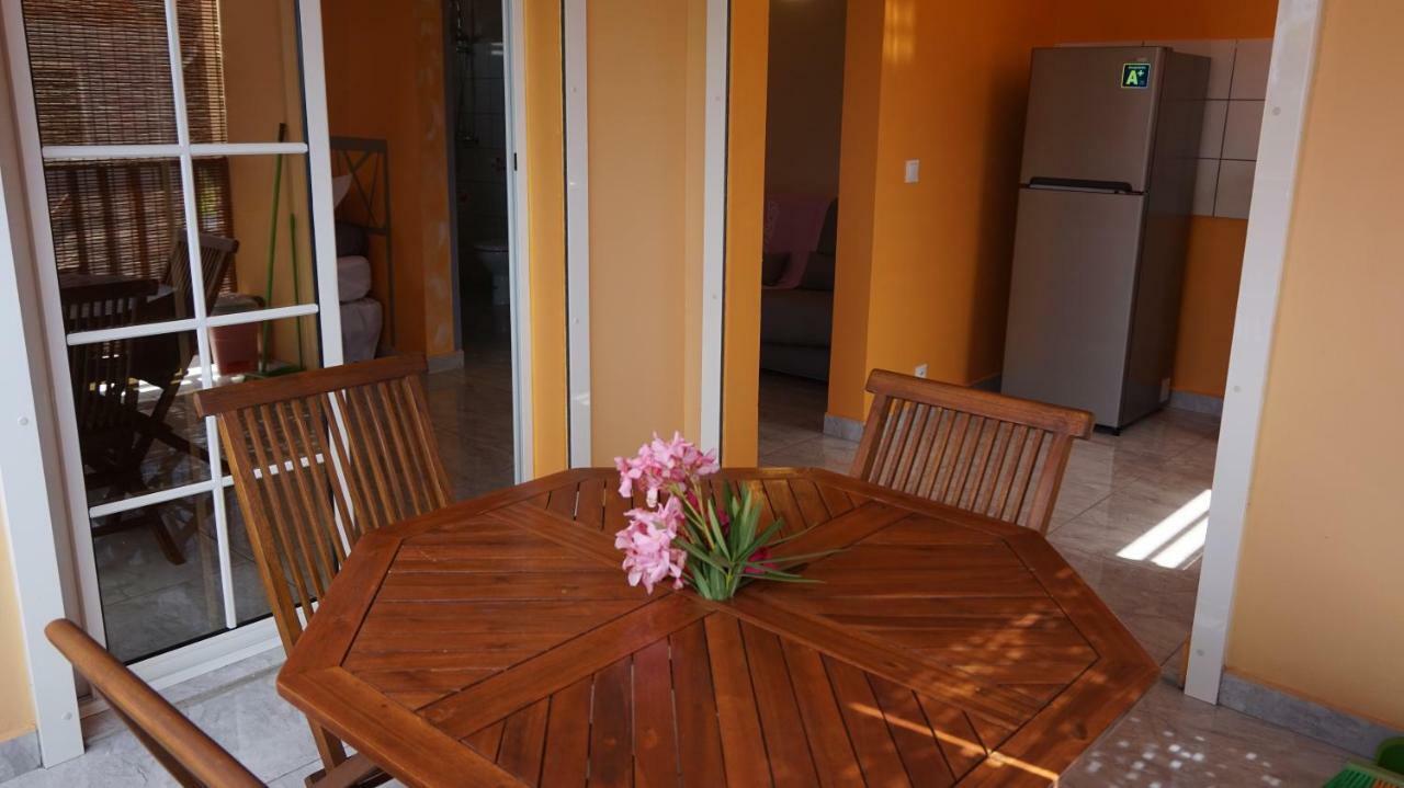 Les Gites du Bonheur Deshaies Extérieur photo