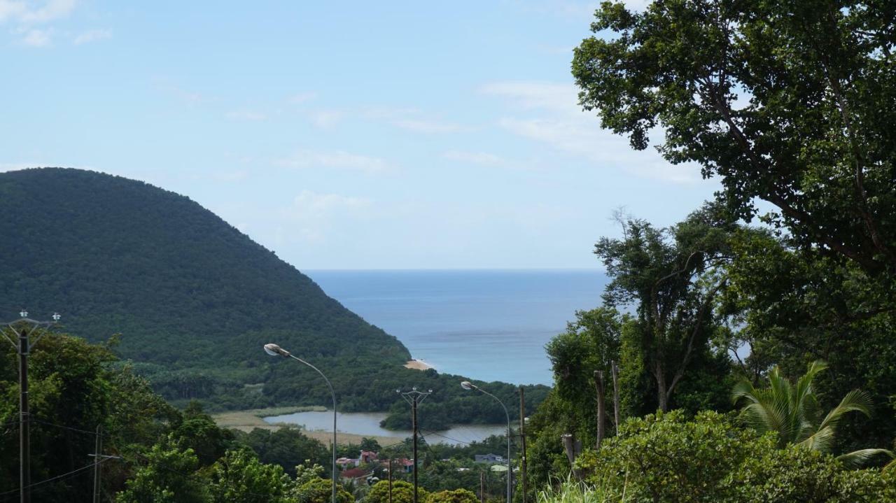 Les Gites du Bonheur Deshaies Extérieur photo
