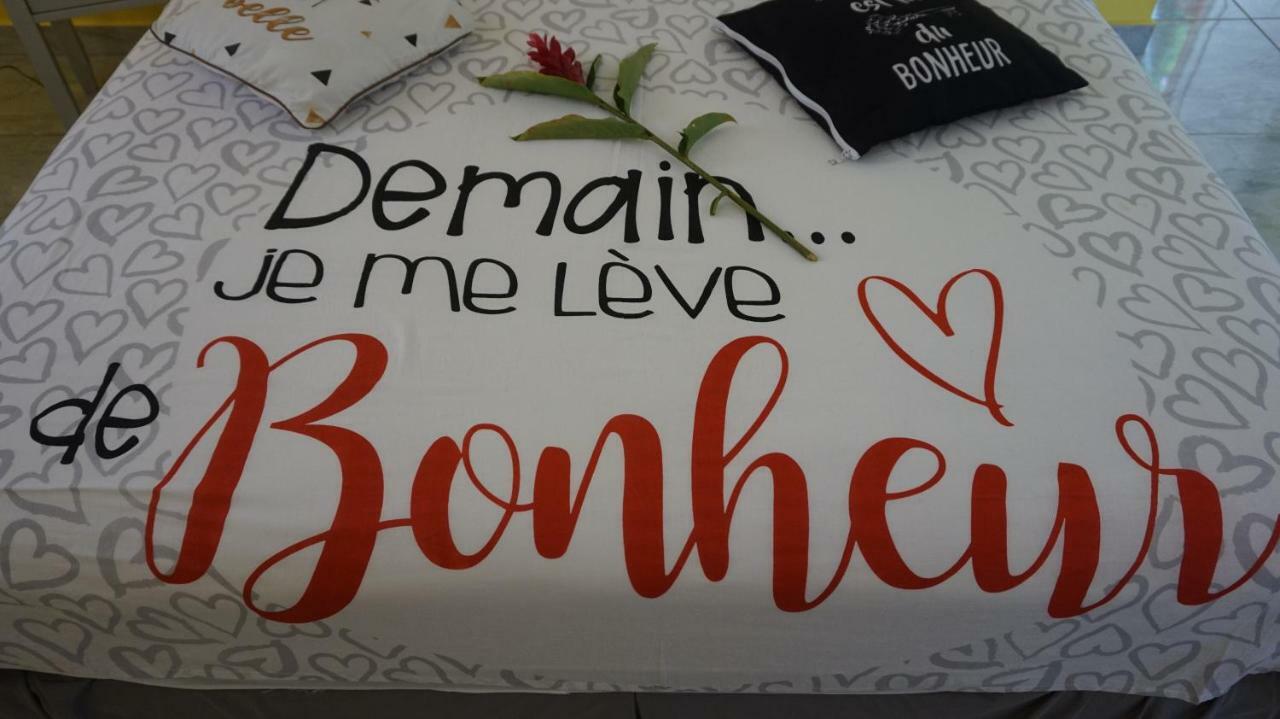 Les Gites du Bonheur Deshaies Extérieur photo